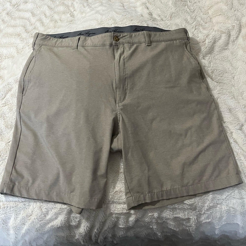Hogan Men's Tan Flat Front Shorts Sz 40